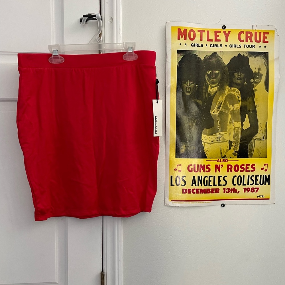 Haute Monde soft bright red mini skirt size large
